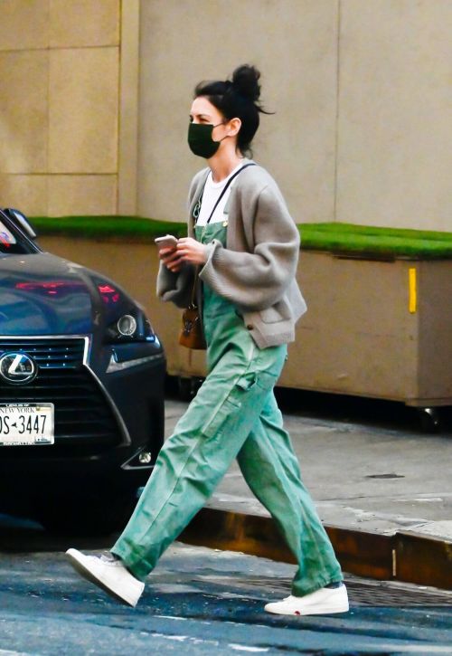 Katie Holmes Day Out in New York 03/11/2021 6