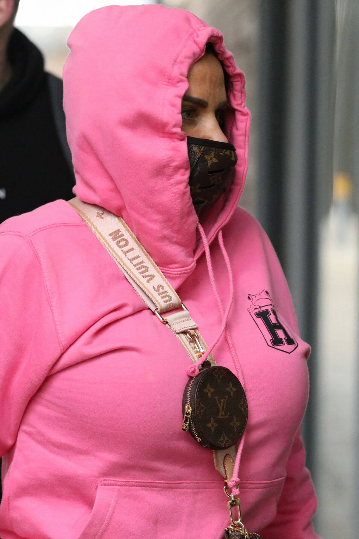 Katie Price in Pink Hoodie Arrives at a Studios in Leeds Dock 03/10/2021