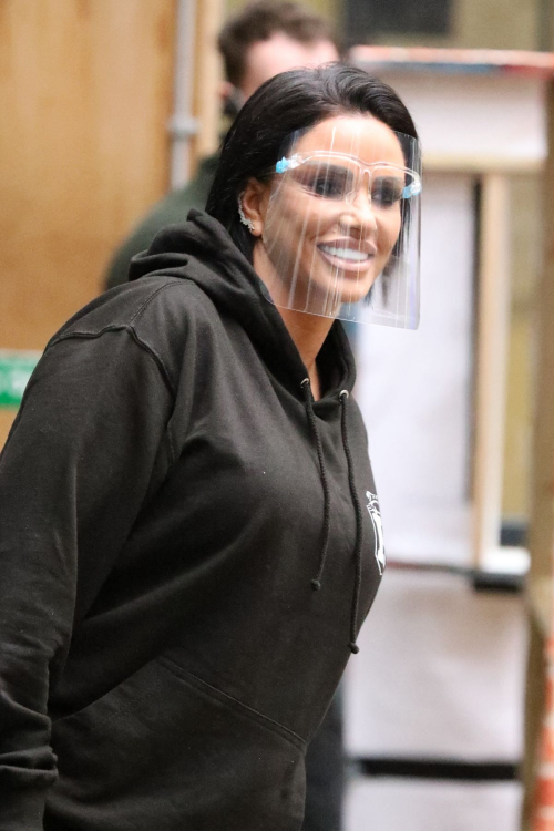 Katie Price Steps Out from Hair Salon in Leeds 03/10/2021 4