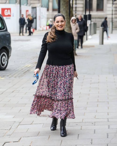 Kelly Brook is Arriving at Heart FM Show in London 03/24/2021 3