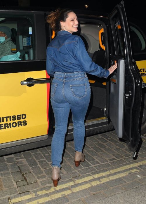 Kelly Brook Spotted in Double Denim as She Leaves Global Radio in London 03/12/2021 1