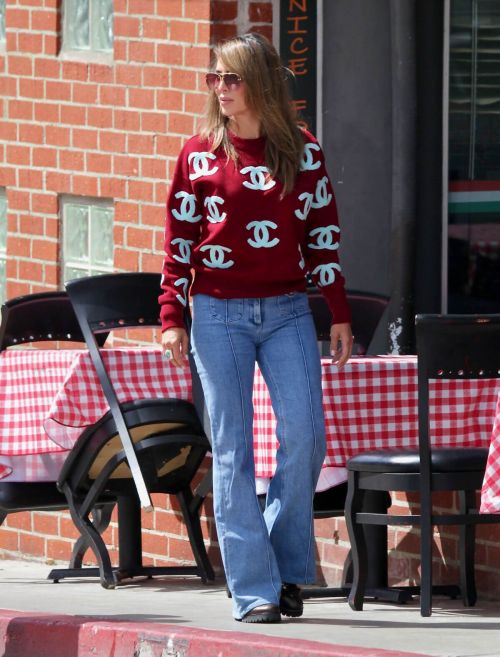 Kelly Dodd Day Out for Lunch in Newport Beach 03/12/2021 2