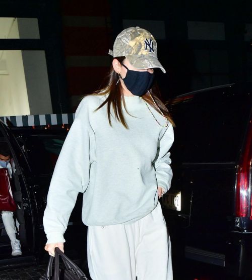 Kendall Jenner Arrived in New York 03/20/2021 5