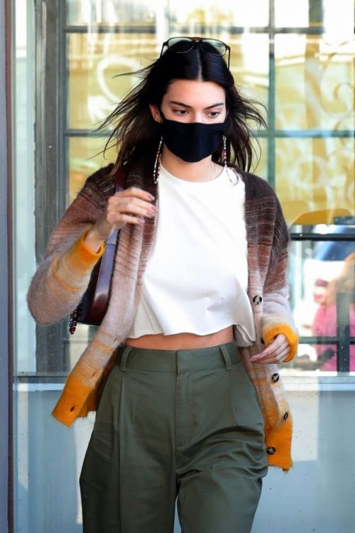 Kendall Jenner Out and About for Breakfast in Los Angeles 03/20/2021