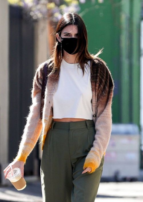Kendall Jenner Out and About for Breakfast in Los Angeles 03/20/2021 5