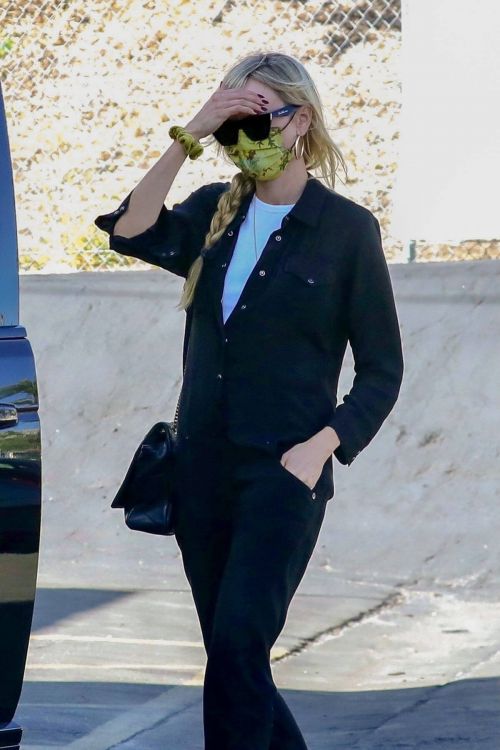 Kimberly Stewart Day Out in Los Angeles 03/24/2021