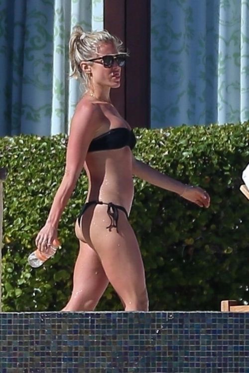 Kristin Cavallari Enjoys in Bikini on Vacation in Cabo San Lucas 03/19/2021 3
