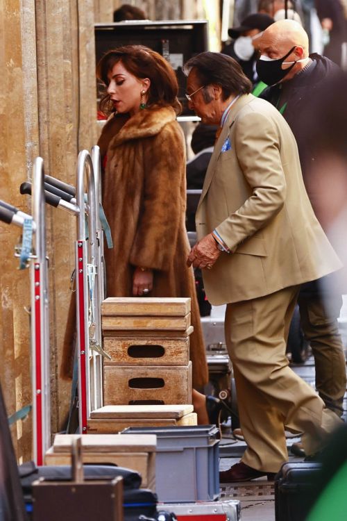 Lady Gaga is Arriving on the Set of House of Gucci in Rome 03/31/2021 6