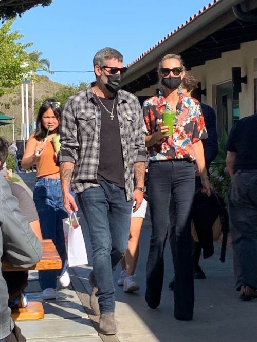 Laeticia Hallyday and Jalil Lespert Out for Shopping in Malibu 03/21/2021 1