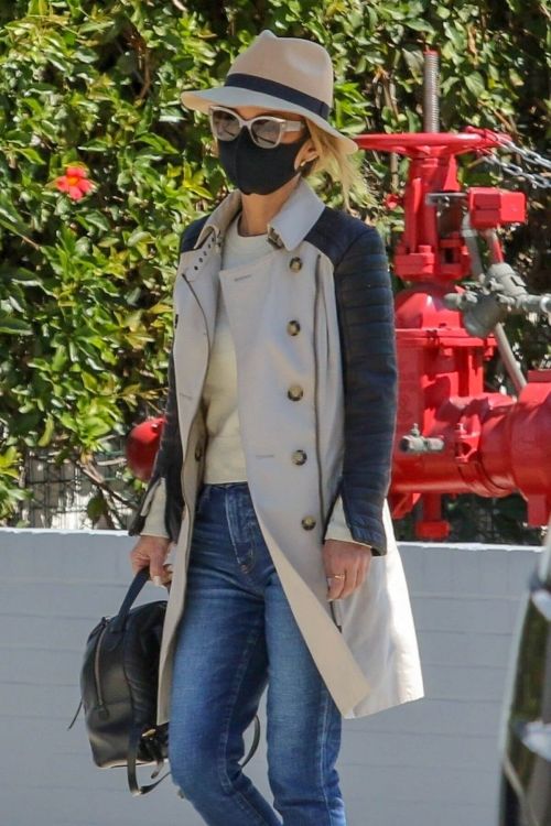 Laeticia Hallyday Day Out for Shopping in Beverly Hills 03/12/2021 4
