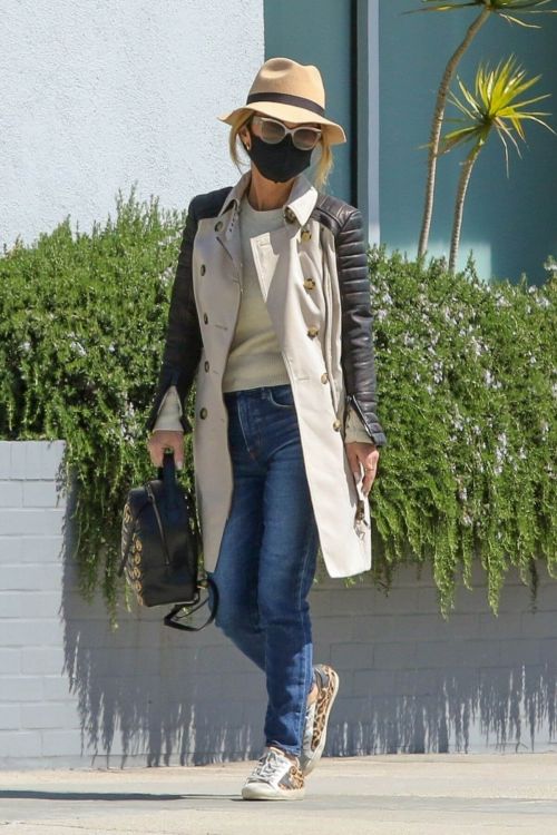 Laeticia Hallyday Day Out for Shopping in Beverly Hills 03/12/2021 5
