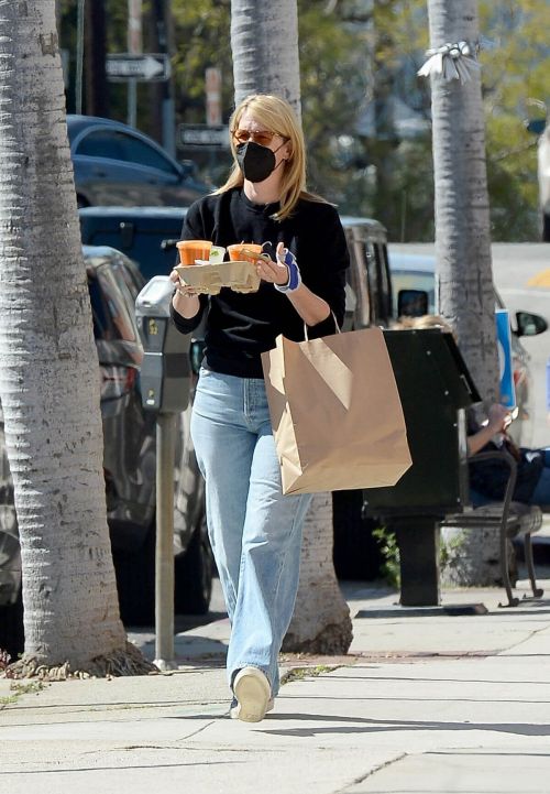 Laura Dern In Black Sweatshirt and Blue Denim Out for Shopping in Los Angeles 03/06/2021 4