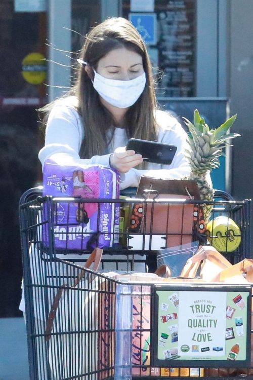 Lauren Parsekian out for Grocery Shopping in Los Feliz 02/24/2021 4