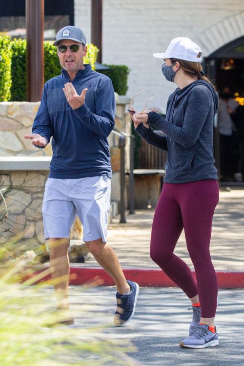 Lauren Zima and Chris Harrison Steps Out for Lunch in Los Angeles 03/24/2021 2