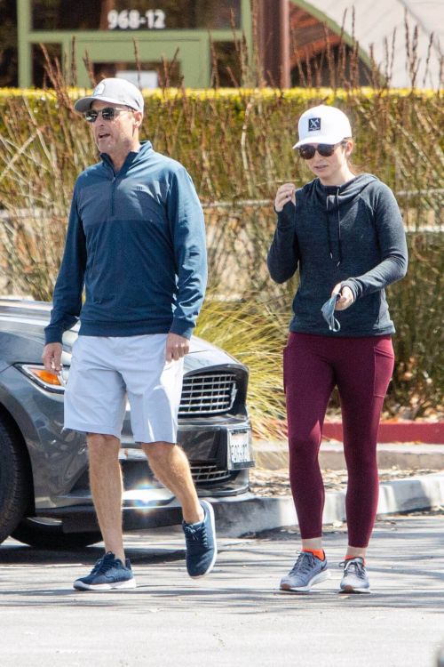 Lauren Zima and Chris Harrison Steps Out for Lunch in Los Angeles 03/24/2021 4