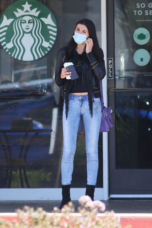 Lavinia Postolache Out and About in Los Angeles 03/24/2021 4