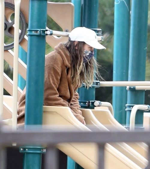 Leighton Meester Seen at a Park in Los Angeles 03/25/2021 5