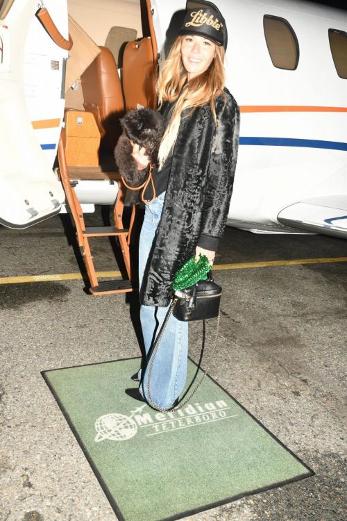 Libbie Mugrabi is Seen While Boarding a Private Jet to Miami 03/12/2021 1