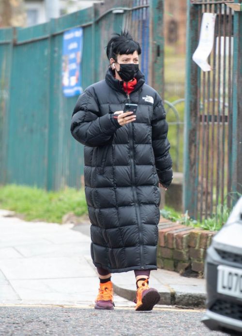 Lily Allen Steps Out to a Gym Session 03/13/2021 4