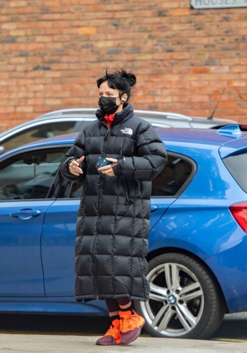 Lily Allen Steps Out to a Gym Session 03/13/2021 5