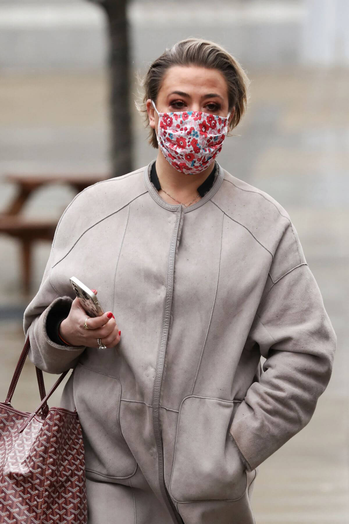Lisa Armstrong Wraps Up Warm as She Heads into a Studios in Leeds 03/10/2021
