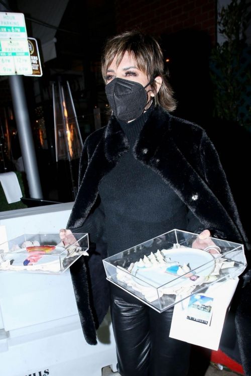 Lisa Rinna is Seen Leaving Kathy Hilton