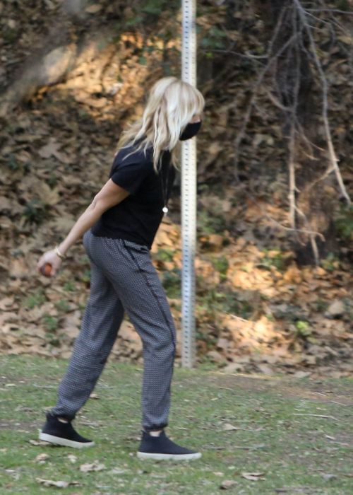 Malin Akerman Day Out at a Park in Los Angeles 02/23/2021 2