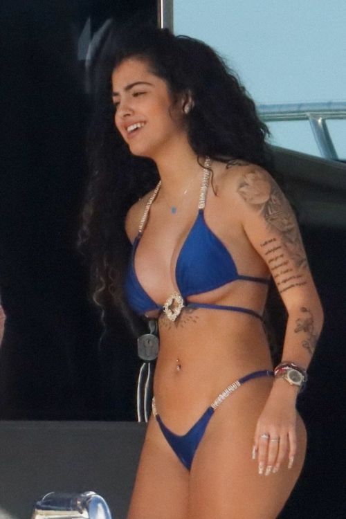 Malu Trevejo Enjoys in Bikini at a Boat in Miami Beach 03/11/2021 1