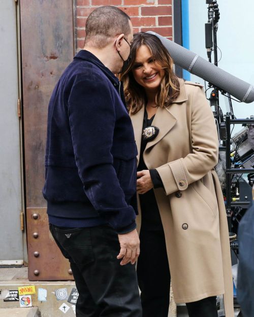Mariska Hargitay on the Set of Law and Order in New York 03/11/2021 1