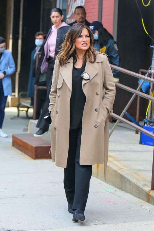 Mariska Hargitay on the Set of Law and Order in New York 03/11/2021 3