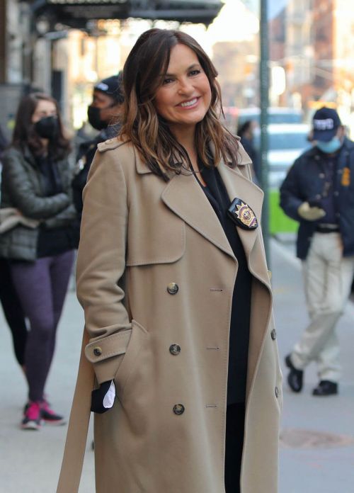 Mariska Hargitay on the Set of Law and Order in New York 03/11/2021 4