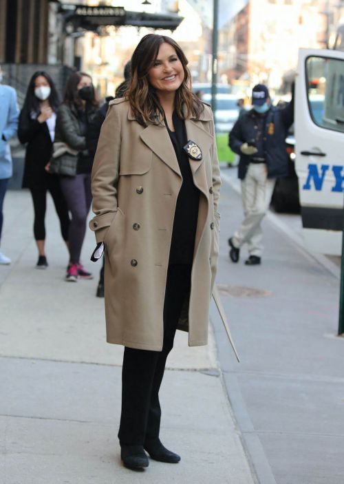 Mariska Hargitay on the Set of Law and Order in New York 03/11/2021 5