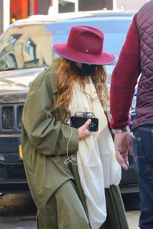 Mary-Kate Olsen in Olive Green Over Coat Out for Iced Coffee in New York 03/10/2021 1