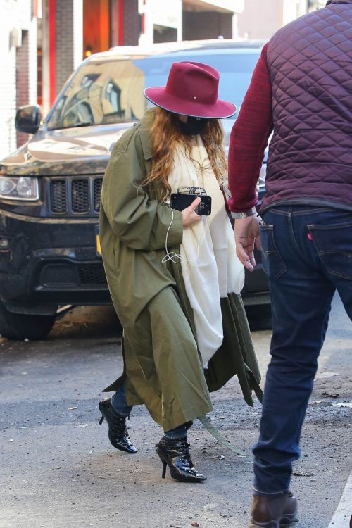Mary-Kate Olsen in Olive Green Over Coat Out for Iced Coffee in New York 03/10/2021 2