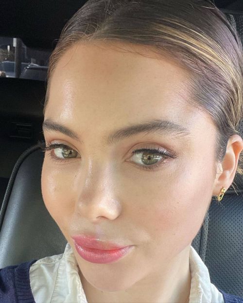 McKayla Maroney Shared Her Selfies On Instagram Photos 03/10/2021 3