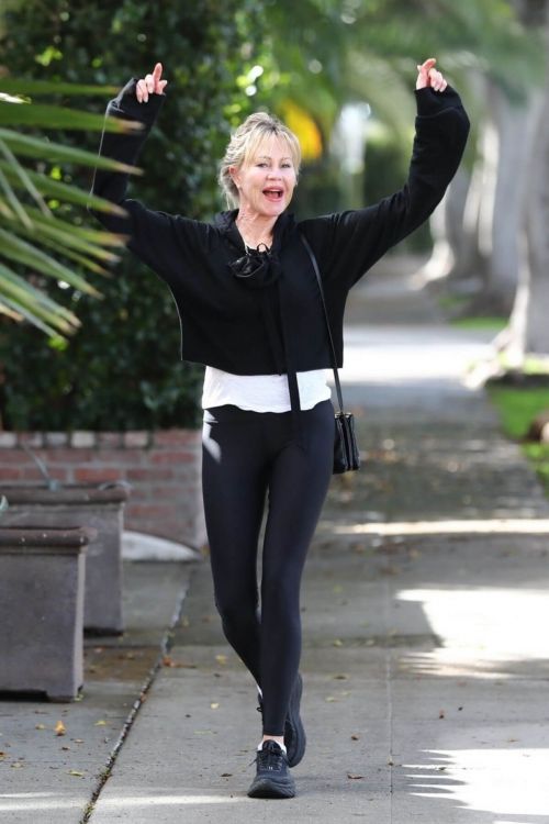 Melanie Griffith in Street Style Arrives at Hair Salon in Los Angeles 03/10/2021 5