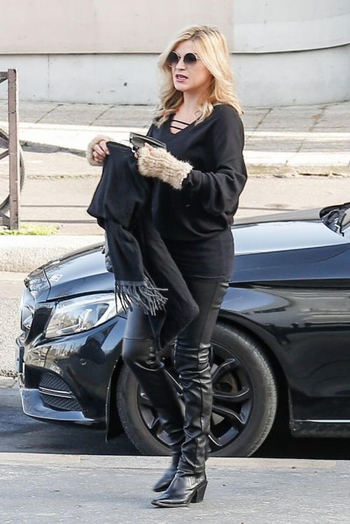 Melody Gardot in Black Outfit Leaves Europe 1 Radio in Paris 02/24/2021 7