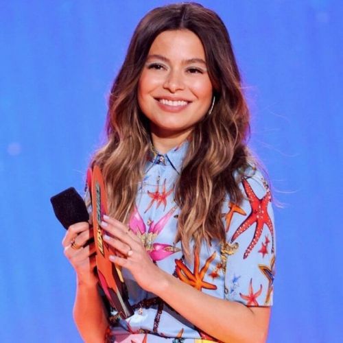 Miranda Cosgrove attends Nickelodeon