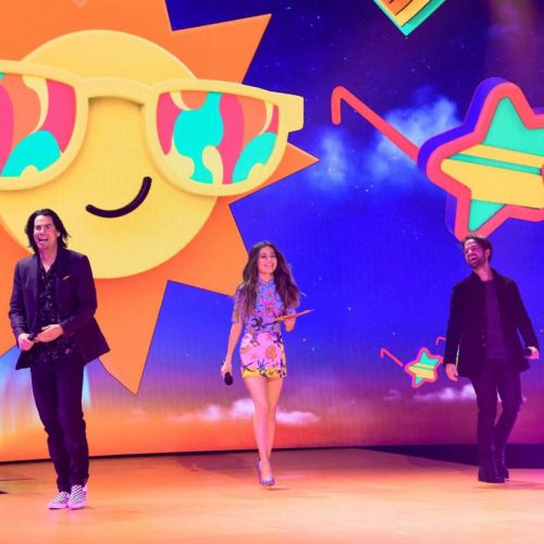 Miranda Cosgrove attends Nickelodeon