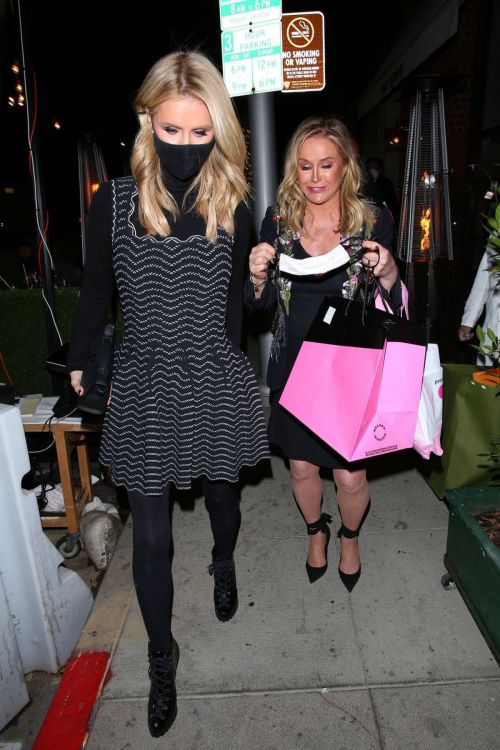 Nicky and Paris Hilton attends Her Mom