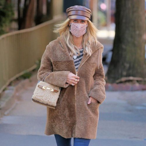 Nicky Hilton in a Beige Coat Out and About in New York 02/24/2021 4