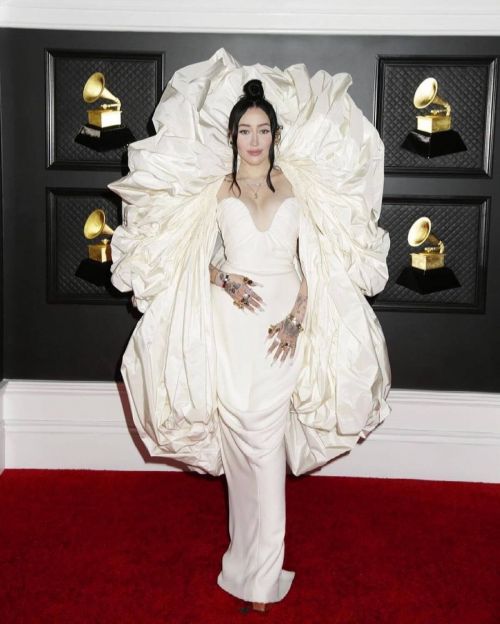 Noah Cyrus attends 2021 Grammy Awards in Los Angeles 03/14/2021 2