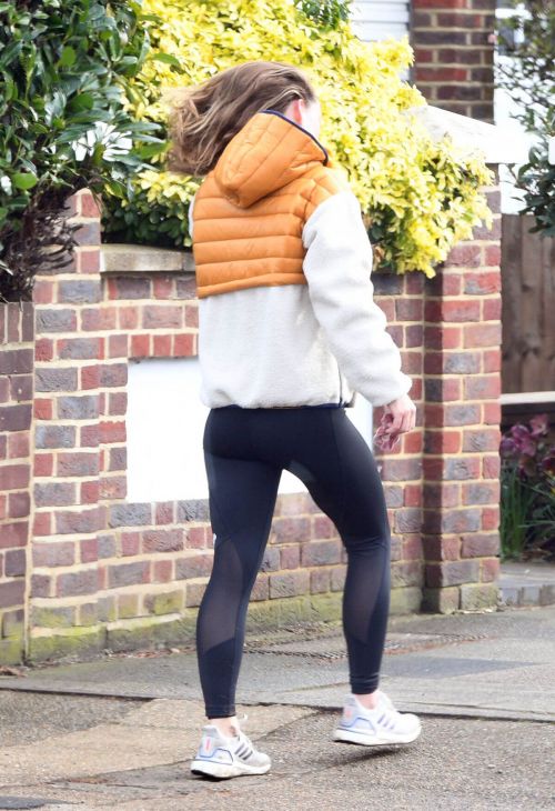 Olivia Wilde in Hoodie Jacket Out for Jogging in London 03/12/2021 2