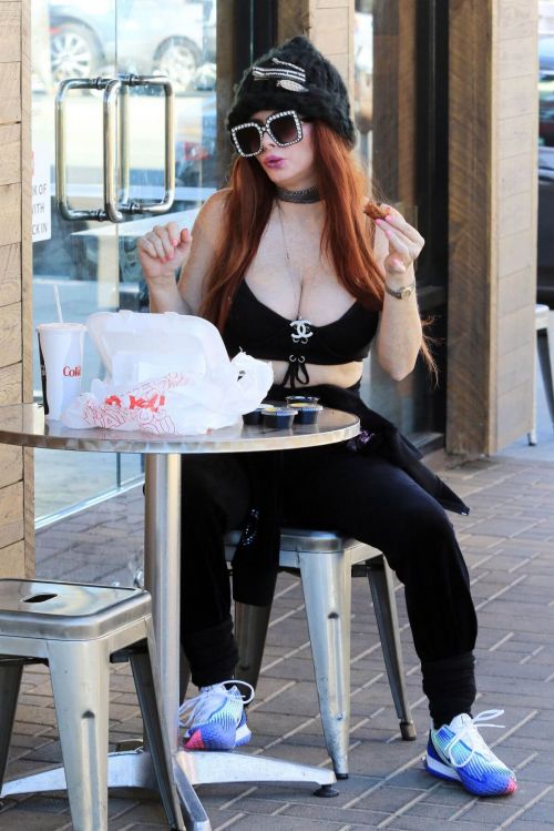 Phoebe Price Enjoys at 24 Hot Chicken & Waffle Bar in Los Angeles 02/24/2021
