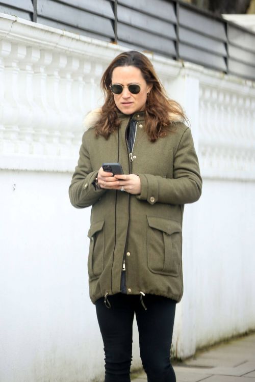 Pippa Middleton Steps Out in London 03/12/2021 2