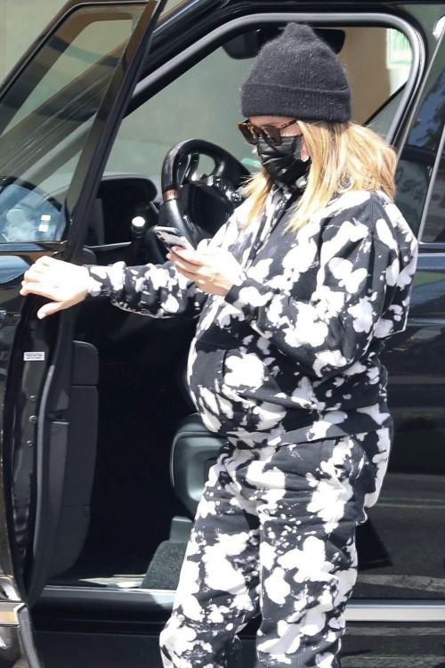 Pregnant Ashley Tisdale Wears a Comfy Outfit While Day Out in Beverly Hills 03/10/2021 6