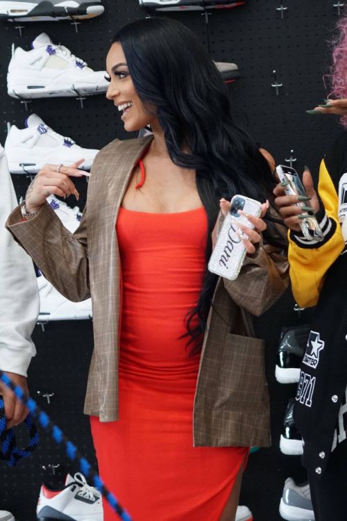 Pregnant DaniLeigh Day Out in West Hollywood 03/10/2021 1