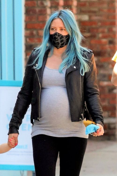 Pregnant Hilary Duff Out for Shopping in Studio City 03/13/2021 1