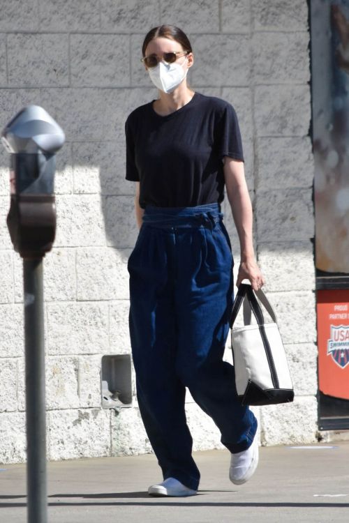Rooney Mara Day Out for Shopping in Studio City 02/24/2021 2