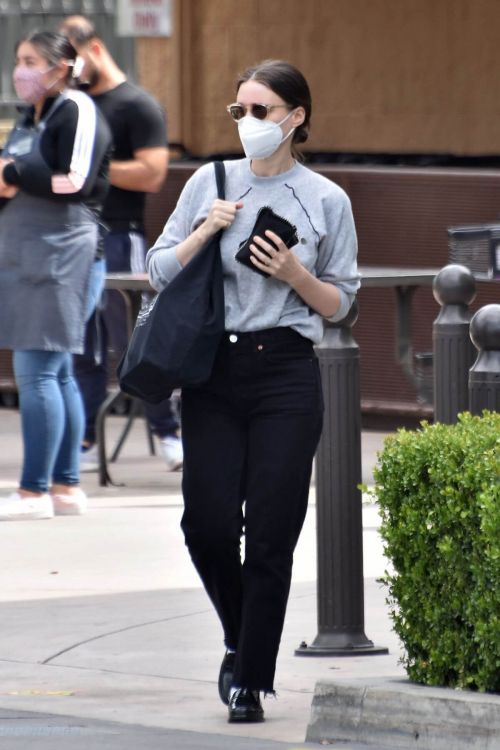Rooney Mara Steps Out for Shopping in Studio City 03/12/2021 2